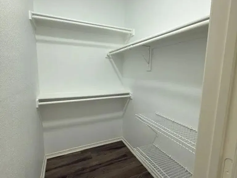 4425 Park Creek Ct — Photo 19