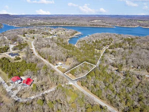 000 Emerald Drive, Golden, MO 65658