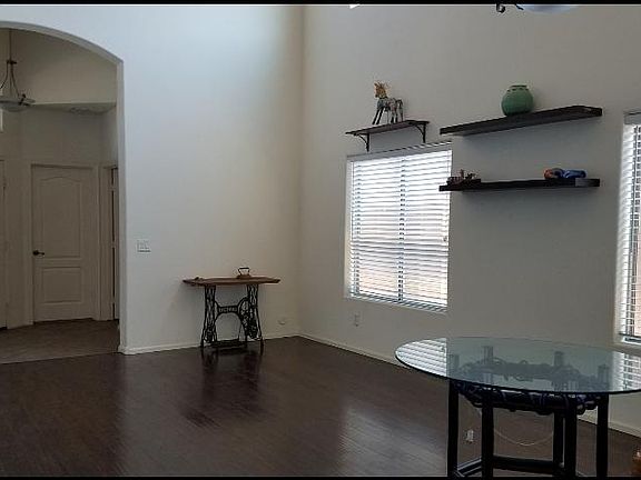 4th image of 9115 W Globe Ave
