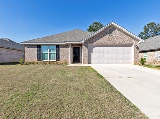 159 Nottingham Way, Elmore, AL 36025