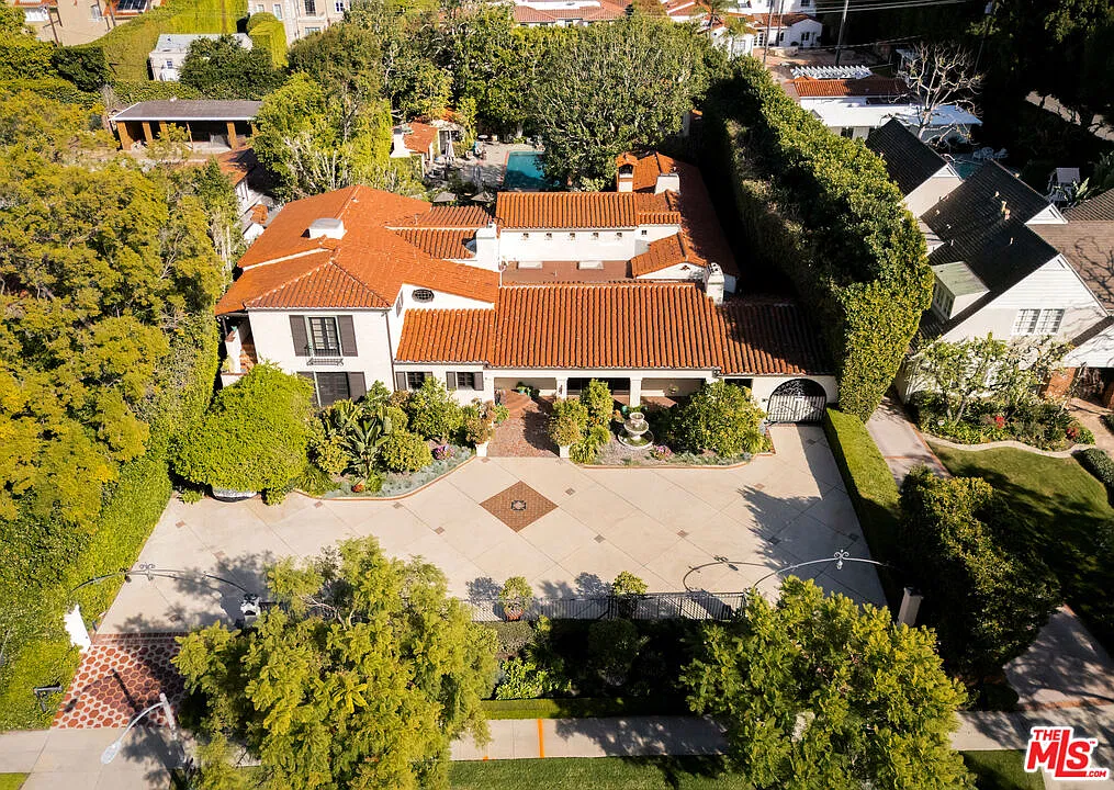 7 bed, 10.0 bath, 9237 sqft, $55,000 — Photo 1