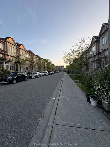 40 De Jong St Photo 1