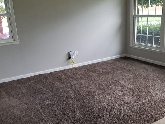 4th image of 2516 Meadow Dr