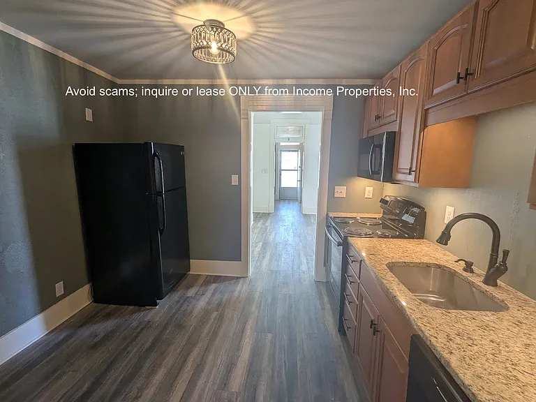 209 S Greenwood St — Photo 13