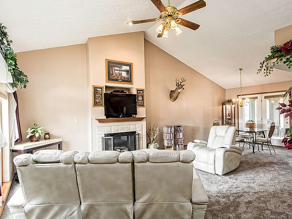 4th image of 784 Sicaras Ln