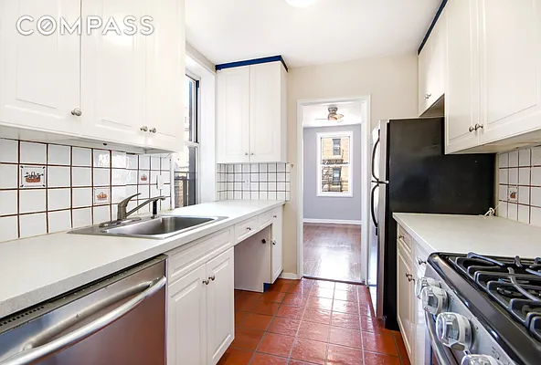 Sold by Compass | media 7