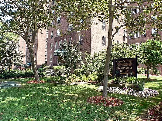 1st image of 530 Grand St APT D2e
