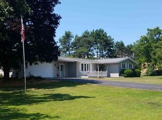 N4377 Larry Rd, New London, WI 54961