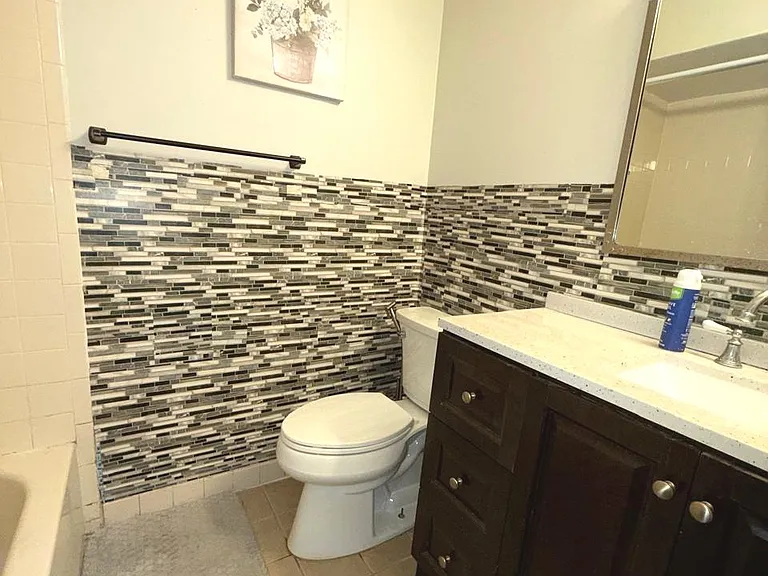 1107 Green Hollow Dr — Photo 3