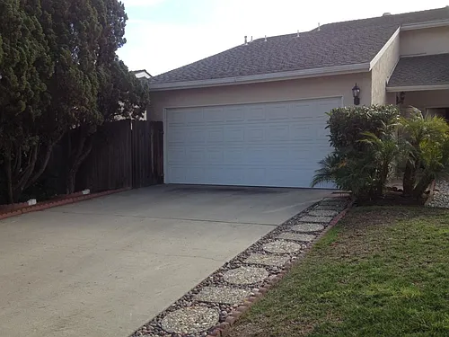 4651 Huggins St Photo 1