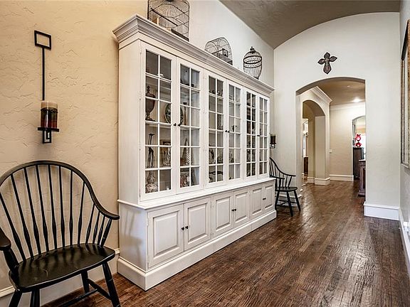4th image of 2816 Cotswold Ct
