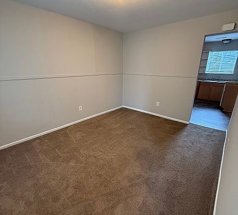 5th image of 430 Galveston Ct