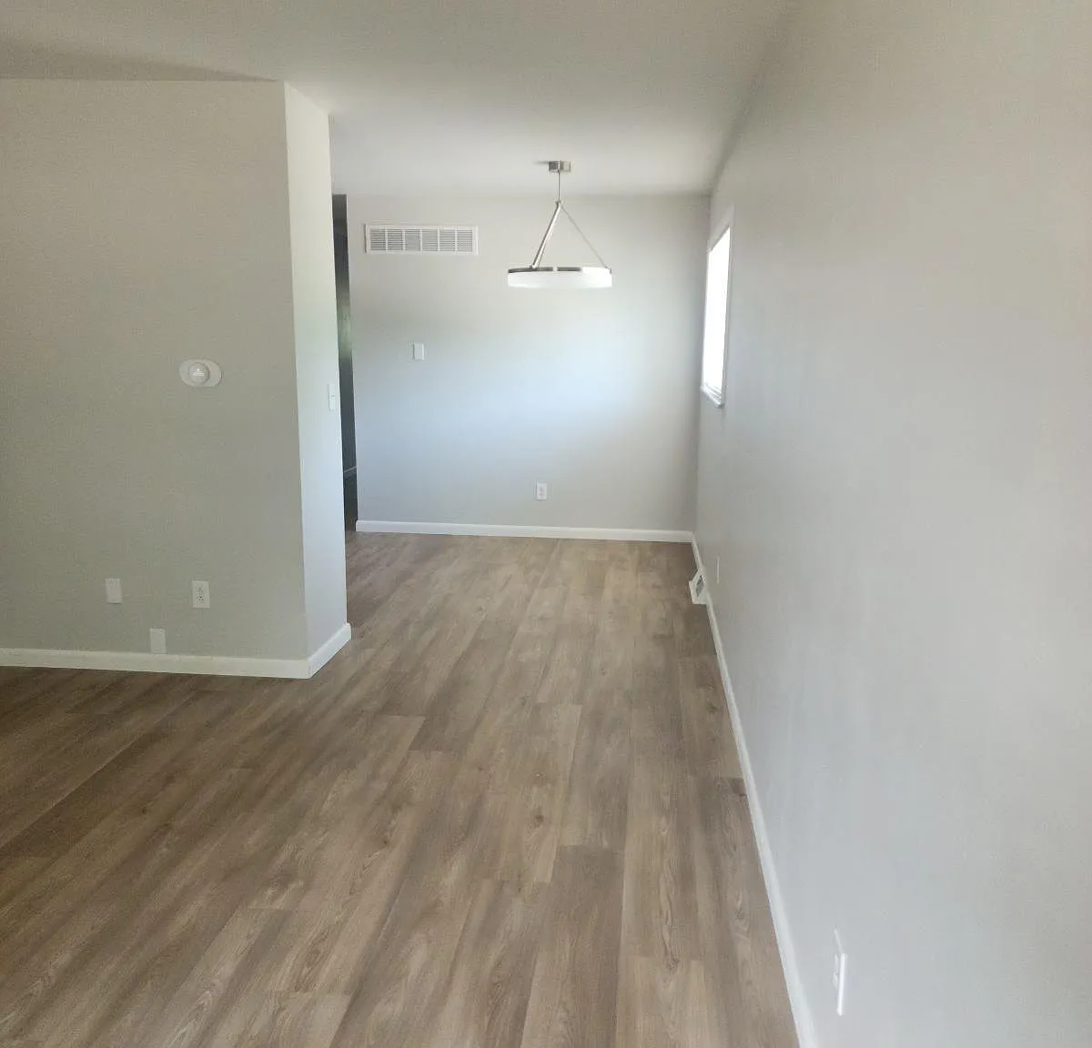 407 Hillsboro Ave — Photo 4