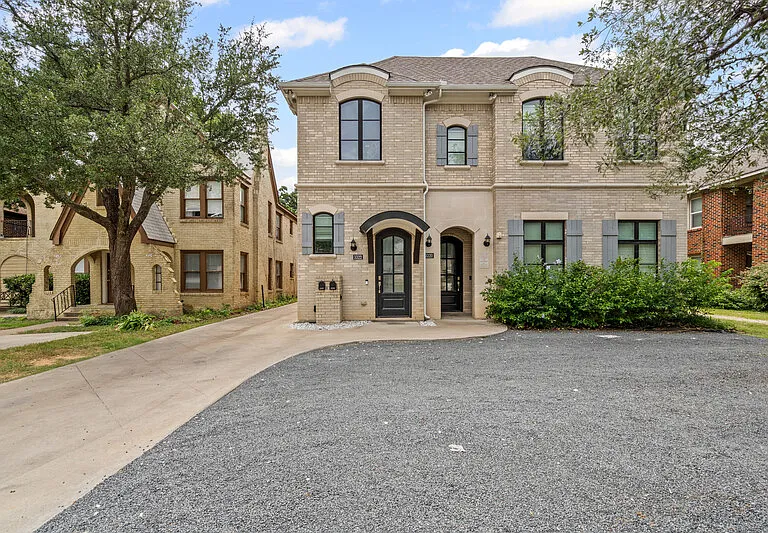 3322 S University Dr — Photo 1