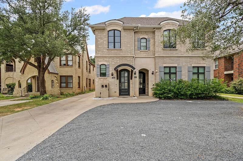 3320 S University Dr