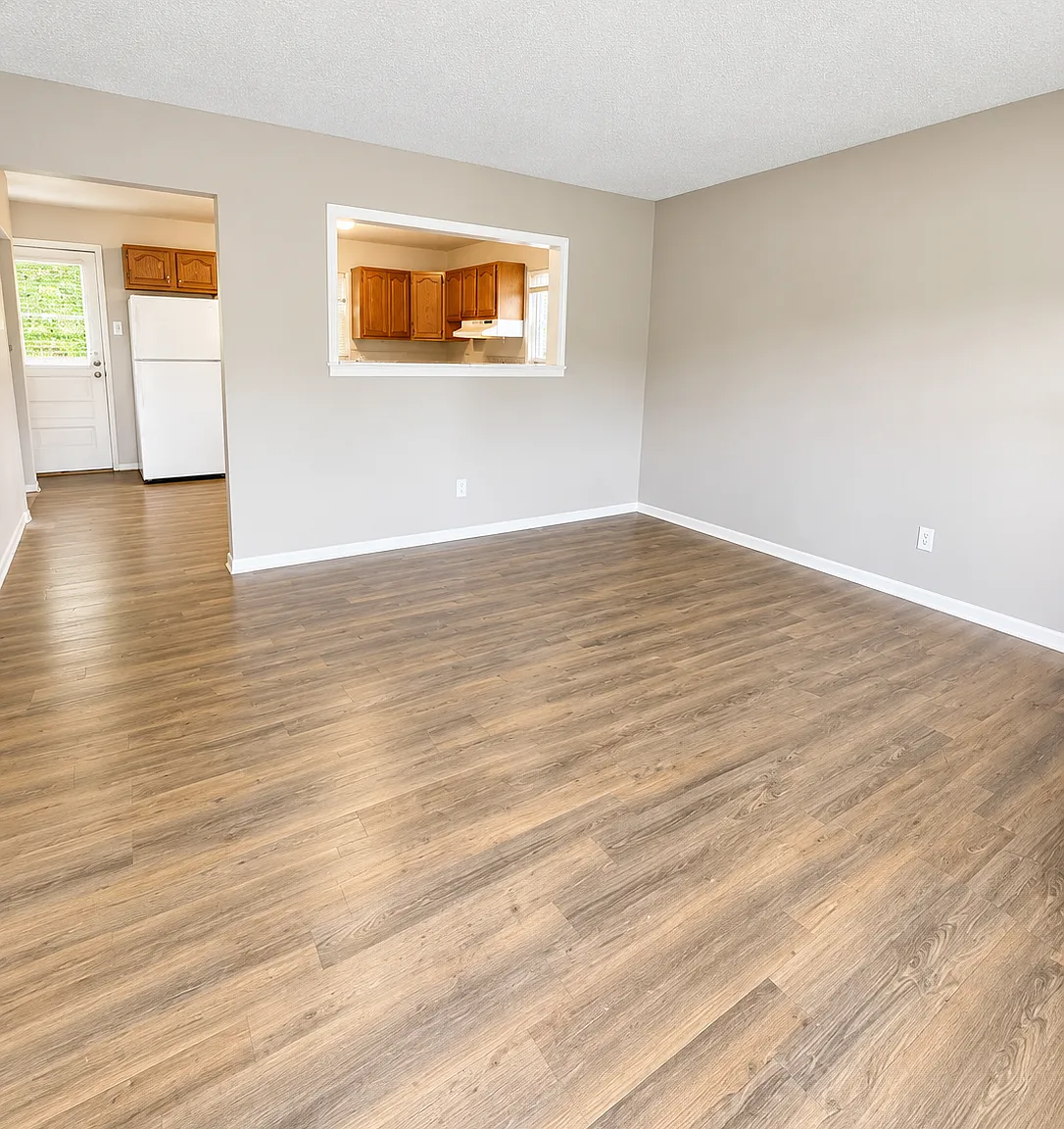 3 bed, 1000 sqft, $1,899 — Photo 3