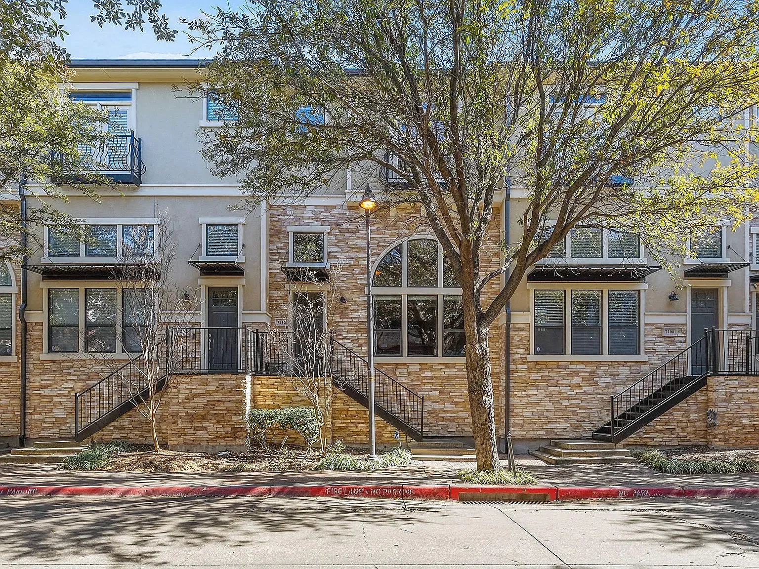 3 bed, 2.5 bath, 1806 sqft, $4,500 — Photo 1