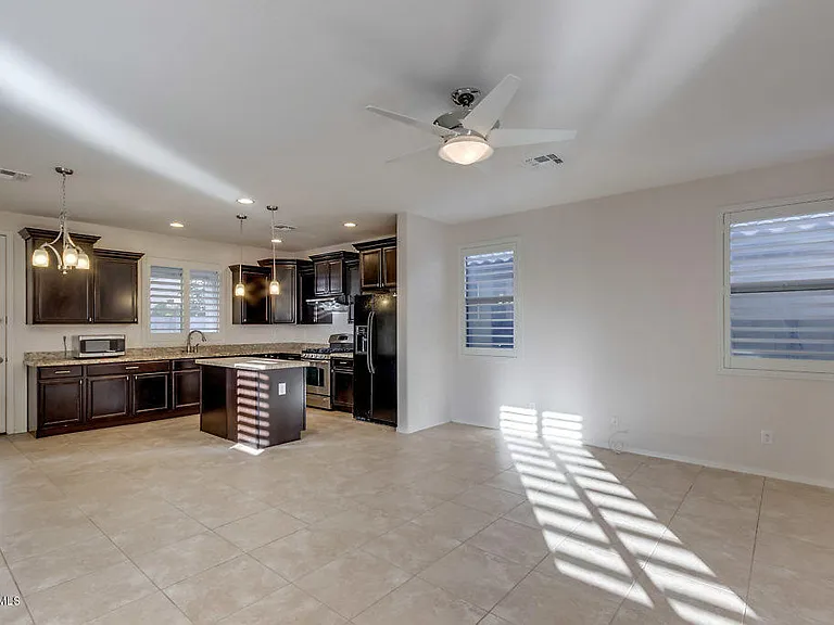 1704 W Pelican Dr — Photo 3