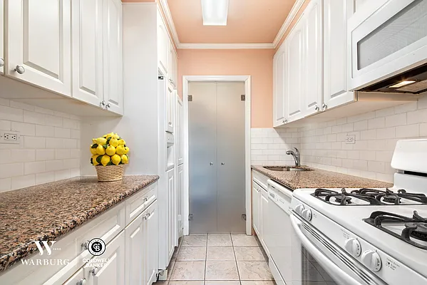 Sold by Coldwell Banker Warburg | media 7