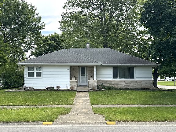 2nd image of 142 N Oak St