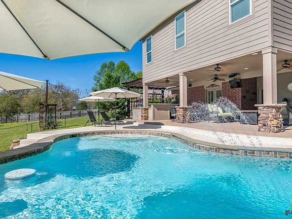 3rd image of 10953 Deer Creek Dr