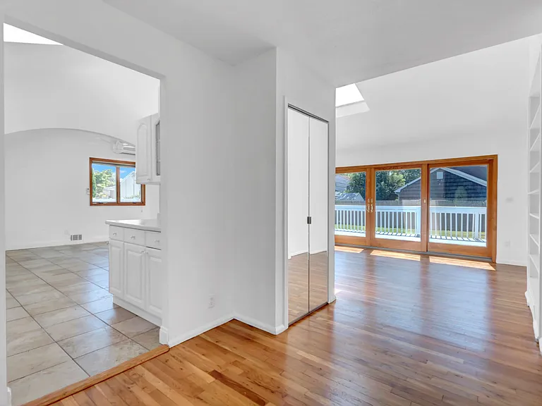 19 Edi Ave — Photo 10