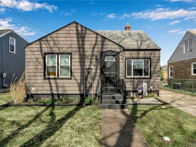 7820 Lindbergh Ave, Niagara Falls, NY, 14304