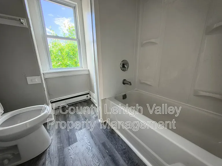 1301 Washington St — Photo 5