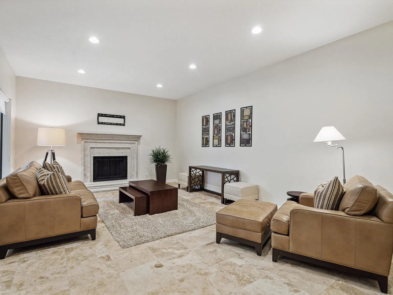 3 bed, 2.5 bath, 2608 sqft, $2,975 — Photo 3