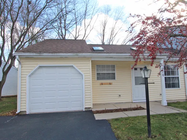 629 Yale Ln, Island Lake, IL 60042