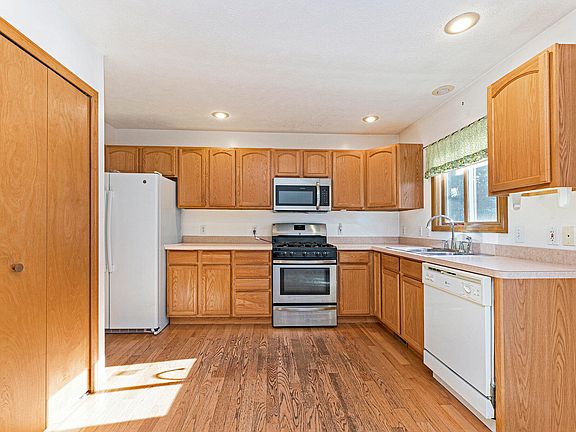 3rd image of 1543 Dean Dr NW