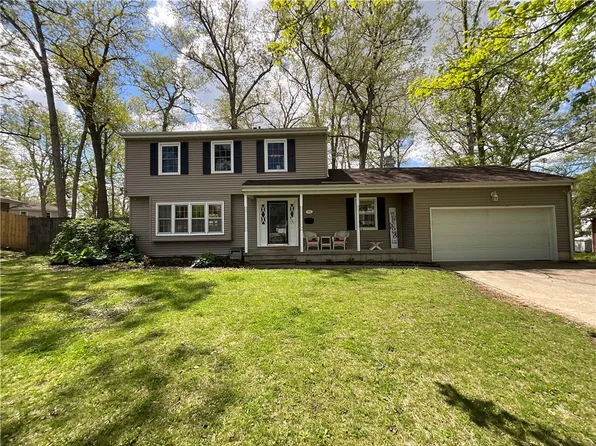 73 Woodhill Ct, Decatur, IL 62521
