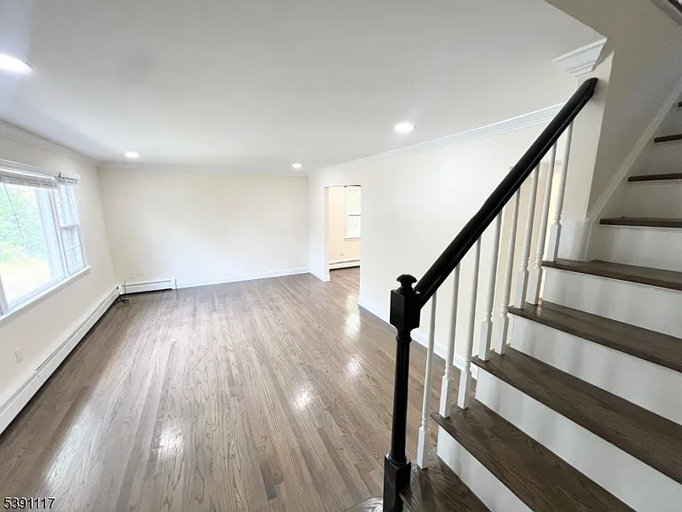 55 Lincoln Cir — Photo 4