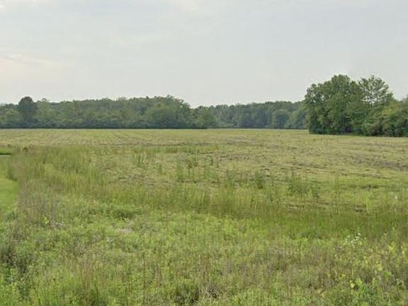 2nd image of 4447 N Belsay Rd