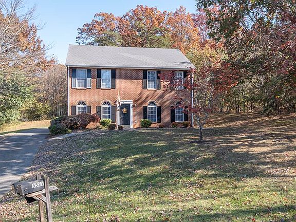 3rd image of 5531 Crestwood Dr #1