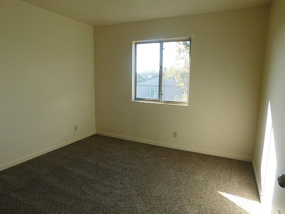 5th image of 180 Montebello Dr