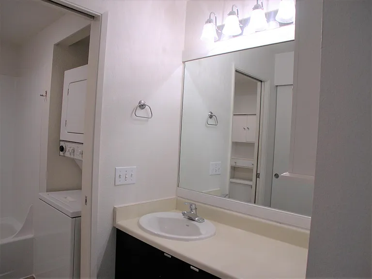 211 Summit Ave E #215 — Photo 17