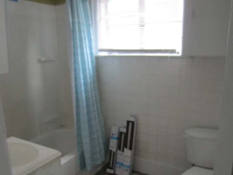 Red Oak St — Photo 2