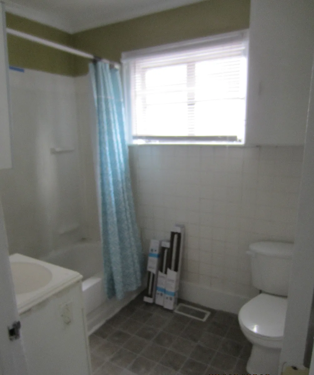Building Photo - Red Oak St