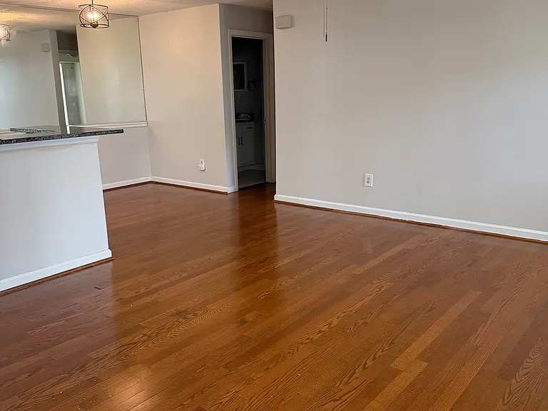 319 Granville Ct #319 — Photo 14