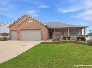 517 Sawgrass Ln, Hampshire, IL 60140