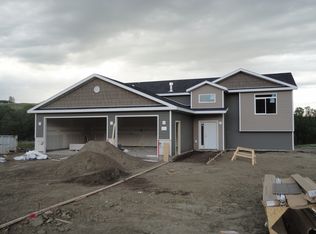 206 Philip Ct, Mandan, ND 58554