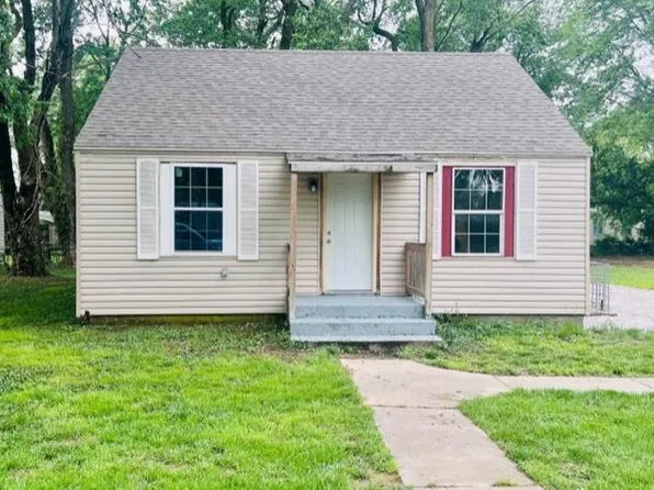 2223 N Hillcrest Avenue, Springfield, MO 65803