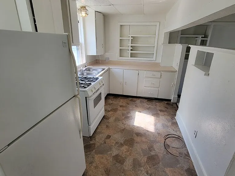 2220 E Walnut St #3 — Photo 13