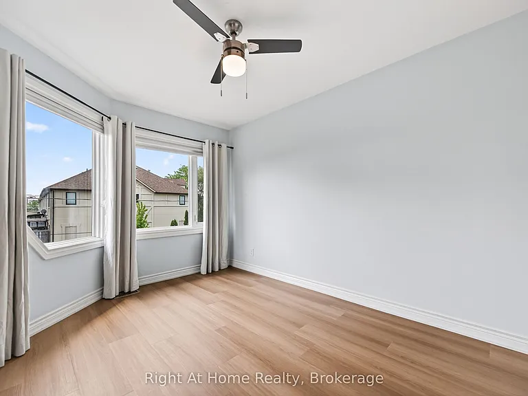 109 Brant St — Photo 10