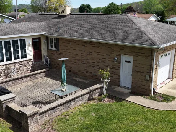 105 Mark Ave, Killbuck, OH 44637