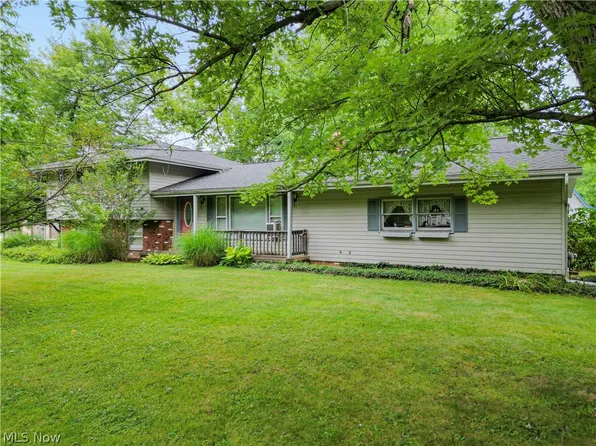 8450 Music St, Chagrin Falls, OH 44022