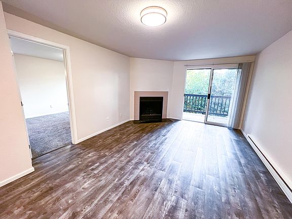 5th image of 12239 NE 5th St APT C301