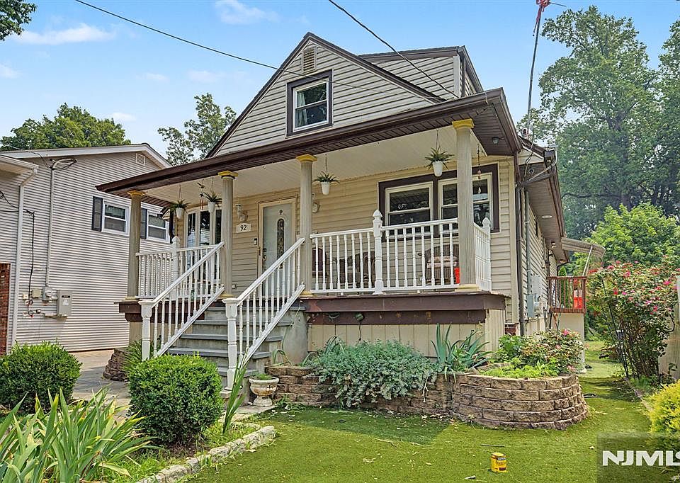 1st image of 92 Blauvelt Avenue