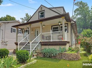 92 Blauvelt Avenue, Bergenfield, NJ 07621